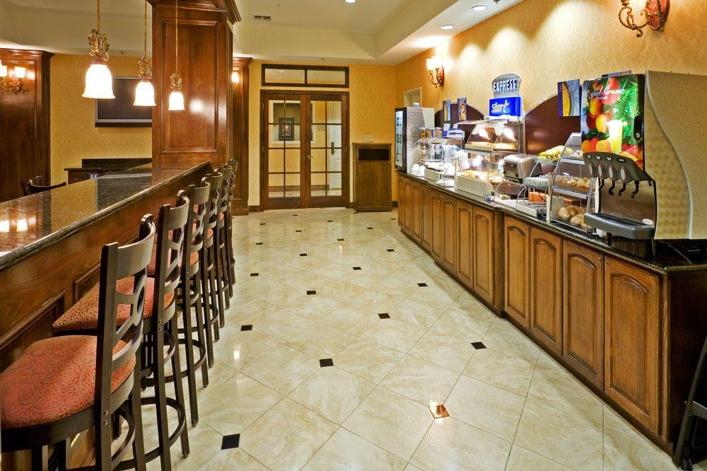 Clarion Pointe Sulphur Springs Exterior foto